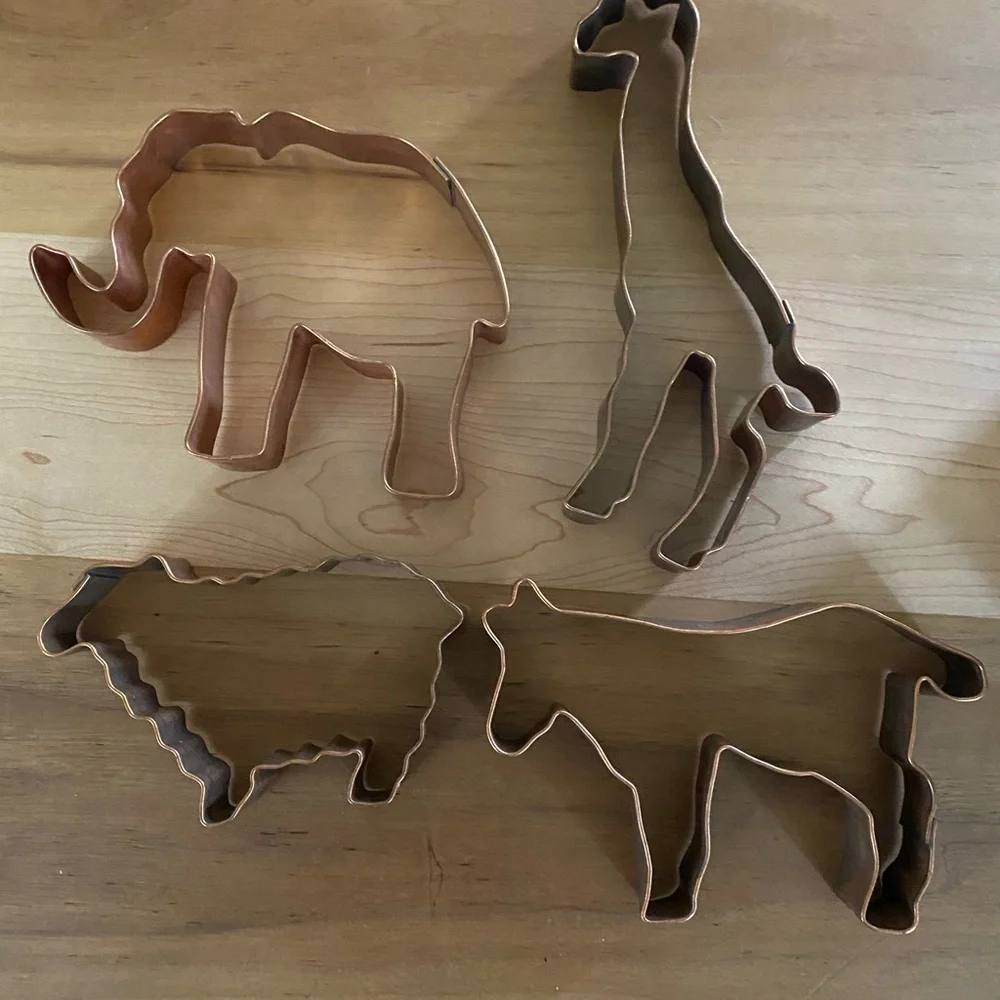 Rare Mail By Martha Stewart Vintage 4 Animal Shape Copper Stamped Cookie Cutters
